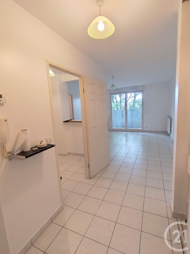 Appartement F2 à louer - 2 pièces - 43.5 m2 - ELANCOURT - 78 - ILE-DE-FRANCE - Century 21 S.L.P. Immobilier