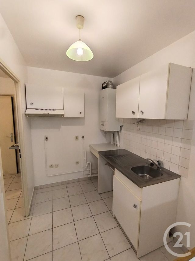 Appartement F2 à louer - 2 pièces - 43.5 m2 - ELANCOURT - 78 - ILE-DE-FRANCE - Century 21 S.L.P. Immobilier