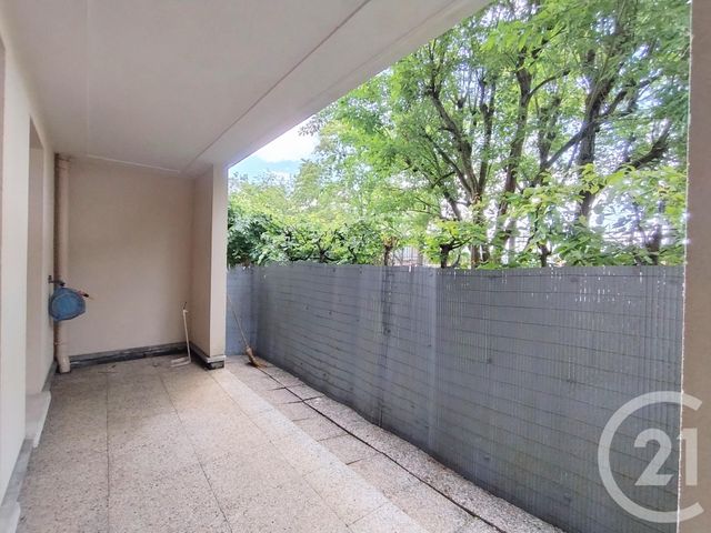 Appartement F2 à louer - 2 pièces - 43.5 m2 - ELANCOURT - 78 - ILE-DE-FRANCE - Century 21 S.L.P. Immobilier