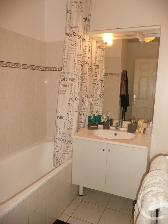 Appartement F2 à louer - 2 pièces - 43.5 m2 - ELANCOURT - 78 - ILE-DE-FRANCE - Century 21 S.L.P. Immobilier