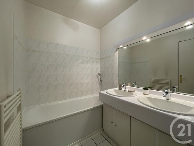 Appartement F4 à vendre - 4 pièces - 77.24 m2 - MAUREPAS - 78 - ILE-DE-FRANCE - Century 21 S.L.P. Immobilier