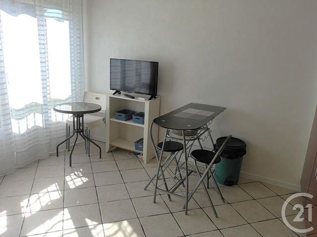 Appartement F1 à louer - 1 pièce - 22.29 m2 - MAUREPAS - 78 - ILE-DE-FRANCE - Century 21 S.L.P. Immobilier