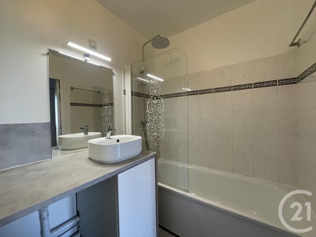 Appartement F2 à vendre - 2 pièces - 48.28 m2 - ELANCOURT - 78 - ILE-DE-FRANCE - Century 21 S.L.P. Immobilier