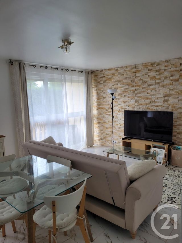 Appartement F2 à louer - 2 pièces - 51.42 m2 - MAUREPAS - 78 - ILE-DE-FRANCE - Century 21 S.L.P. Immobilier