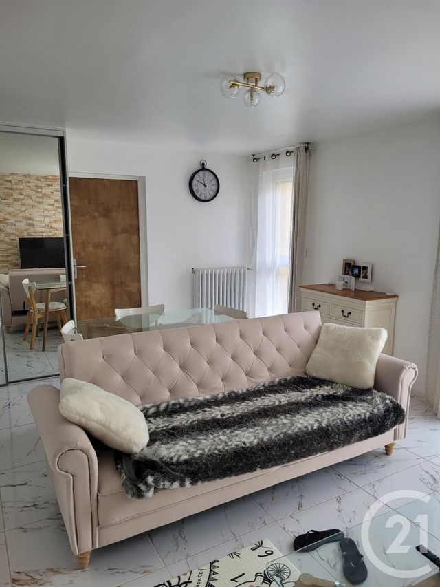 Appartement F2 à louer - 2 pièces - 51.42 m2 - MAUREPAS - 78 - ILE-DE-FRANCE - Century 21 S.L.P. Immobilier