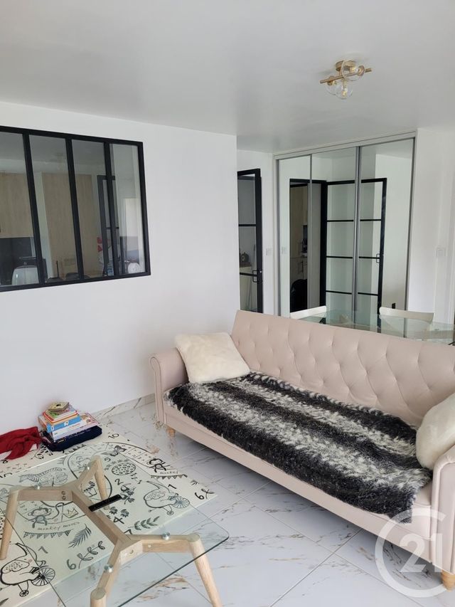 Appartement F2 à louer - 2 pièces - 51.42 m2 - MAUREPAS - 78 - ILE-DE-FRANCE - Century 21 S.L.P. Immobilier