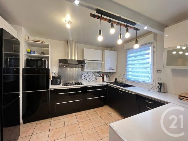 Appartement F5 à vendre - 5 pièces - 95.41 m2 - TRAPPES - 78 - ILE-DE-FRANCE - Century 21 S.L.P. Immobilier