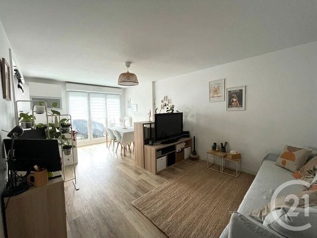 Appartement F5 à vendre - 5 pièces - 95.41 m2 - TRAPPES - 78 - ILE-DE-FRANCE - Century 21 S.L.P. Immobilier