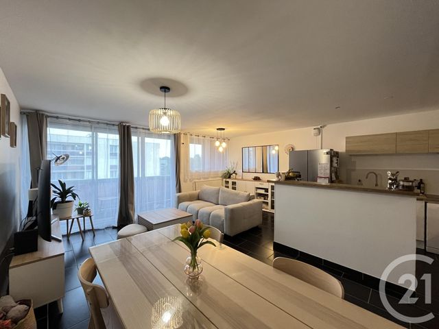 Appartement F3 à vendre - 3 pièces - 75.67 m2 - MAUREPAS - 78 - ILE-DE-FRANCE - Century 21 S.L.P. Immobilier