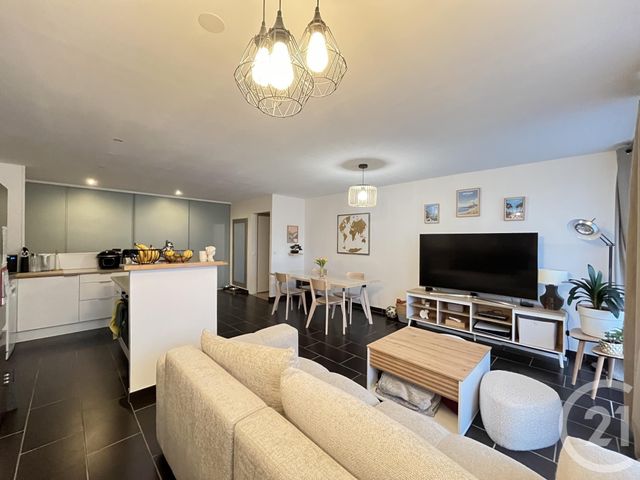 Appartement F3 à vendre - 3 pièces - 75.67 m2 - MAUREPAS - 78 - ILE-DE-FRANCE - Century 21 S.L.P. Immobilier