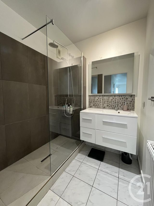 Appartement F3 à vendre - 3 pièces - 62.8 m2 - ELANCOURT - 78 - ILE-DE-FRANCE - Century 21 S.L.P. Immobilier