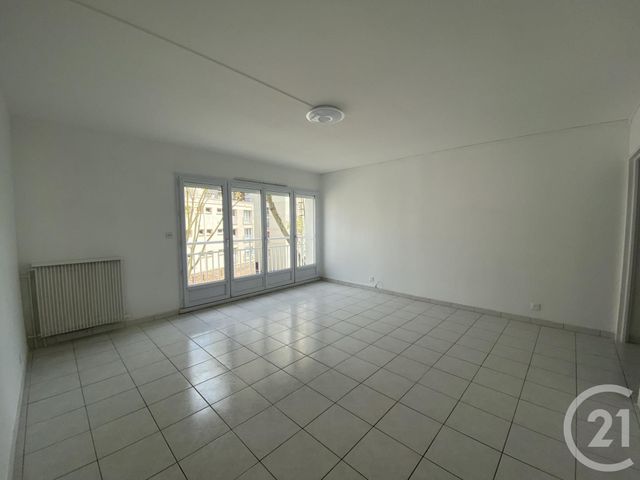 Appartement F3 à louer - 3 pièces - 67.04 m2 - MAUREPAS - 78 - ILE-DE-FRANCE - Century 21 S.L.P. Immobilier