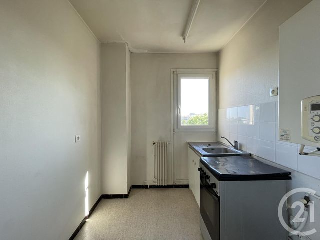 Appartement F1 à vendre - 1 pièce - 34.29 m2 - MAUREPAS - 78 - ILE-DE-FRANCE - Century 21 S.L.P. Immobilier