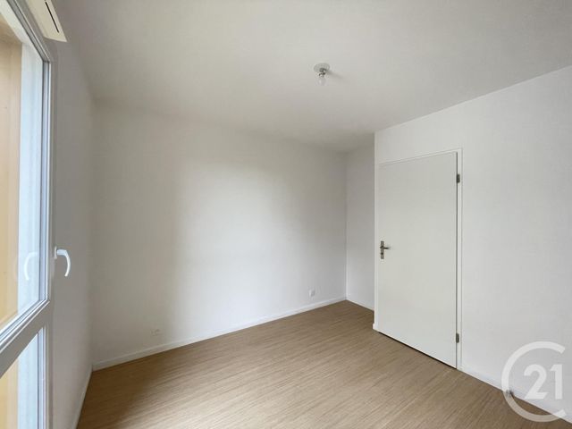 Appartement F4 à vendre - 4 pièces - 82.45 m2 - MAUREPAS - 78 - ILE-DE-FRANCE - Century 21 S.L.P. Immobilier