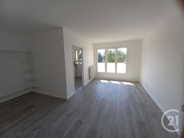 Appartement F1 à louer - 1 pièce - 32.79 m2 - ELANCOURT - 78 - ILE-DE-FRANCE - Century 21 S.L.P. Immobilier