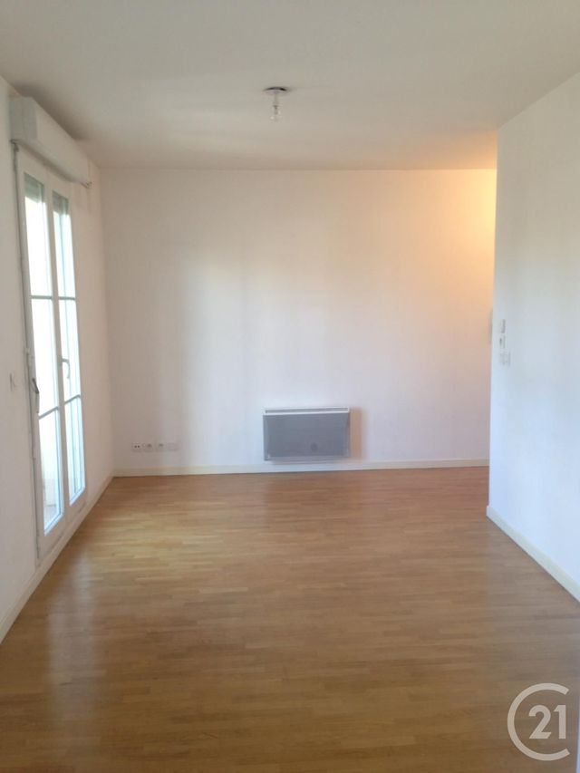 Appartement F1 à louer - 1 pièce - 24.0 m2 - LES CLAYES SOUS BOIS - 78 - ILE-DE-FRANCE - Century 21 S.L.P. Immobilier
