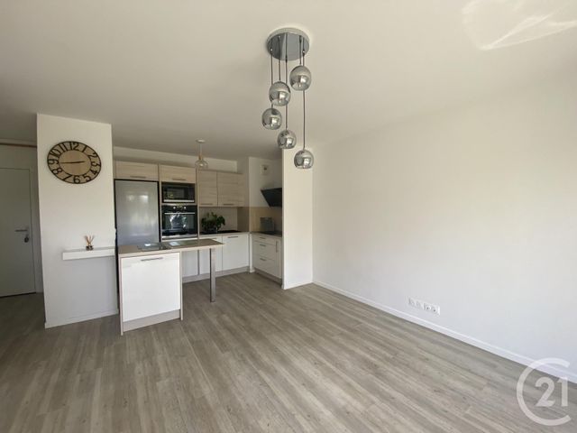 Appartement F3 à louer - 3 pièces - 58.39 m2 - MAUREPAS - 78 - ILE-DE-FRANCE - Century 21 S.L.P. Immobilier