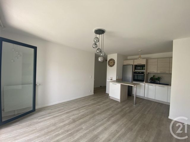 Appartement F3 à louer - 3 pièces - 58.39 m2 - MAUREPAS - 78 - ILE-DE-FRANCE - Century 21 S.L.P. Immobilier