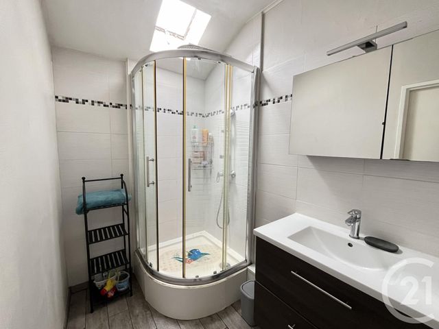 Appartement F2 à vendre - 2 pièces - 62.49 m2 - MAUREPAS - 78 - ILE-DE-FRANCE - Century 21 S.L.P. Immobilier