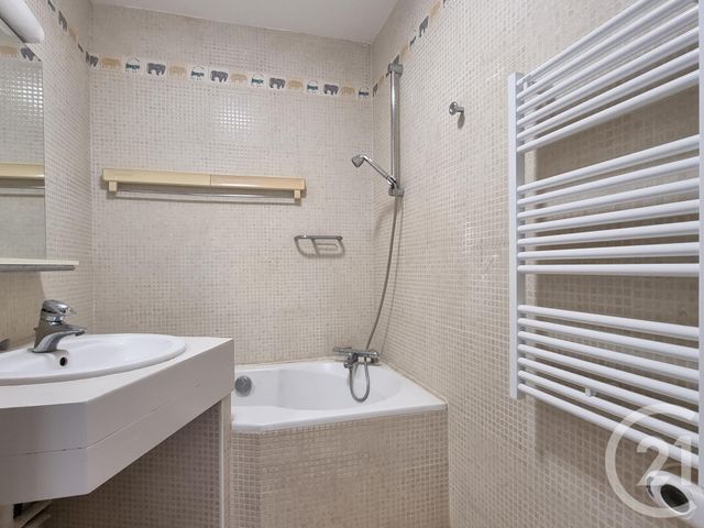 Appartement F3 à louer - 3 pièces - 67.18 m2 - LES CLAYES SOUS BOIS - 78 - ILE-DE-FRANCE - Century 21 S.L.P. Immobilier