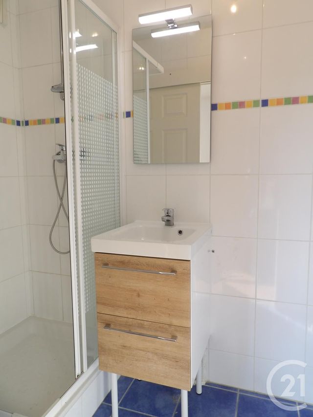 Appartement F2 à louer - 2 pièces - 40.04 m2 - ELANCOURT - 78 - ILE-DE-FRANCE - Century 21 S.L.P. Immobilier