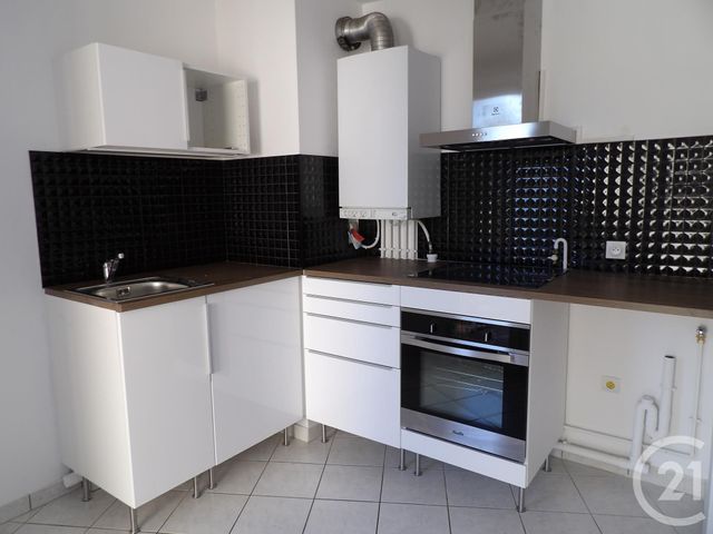 Appartement F2 à louer - 2 pièces - 40.04 m2 - ELANCOURT - 78 - ILE-DE-FRANCE - Century 21 S.L.P. Immobilier