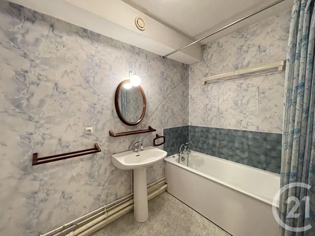Appartement F2 à vendre - 2 pièces - 54.91 m2 - MAUREPAS - 78 - ILE-DE-FRANCE - Century 21 S.L.P. Immobilier