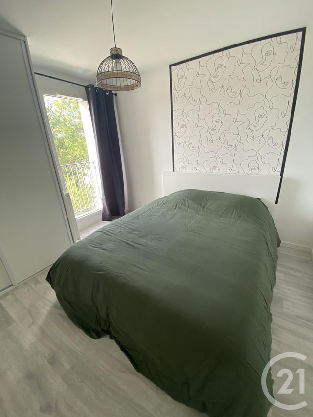 Appartement à louer - 2 pièces - 45.5 m2 - MAUREPAS - 78 - ILE-DE-FRANCE - Century 21 S.L.P. Immobilier