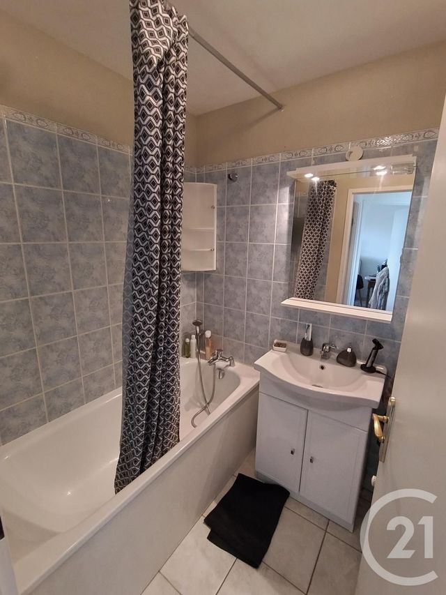 Appartement F2 à louer - 2 pièces - 36.07 m2 - ELANCOURT - 78 - ILE-DE-FRANCE - Century 21 S.L.P. Immobilier