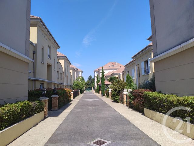 Appartement F2 à louer - 2 pièces - 36.07 m2 - ELANCOURT - 78 - ILE-DE-FRANCE - Century 21 S.L.P. Immobilier