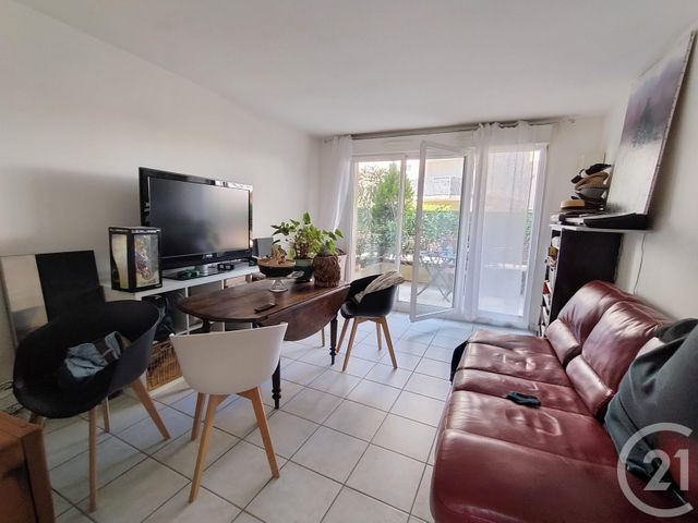 Appartement F2 à louer - 2 pièces - 36.07 m2 - ELANCOURT - 78 - ILE-DE-FRANCE - Century 21 S.L.P. Immobilier