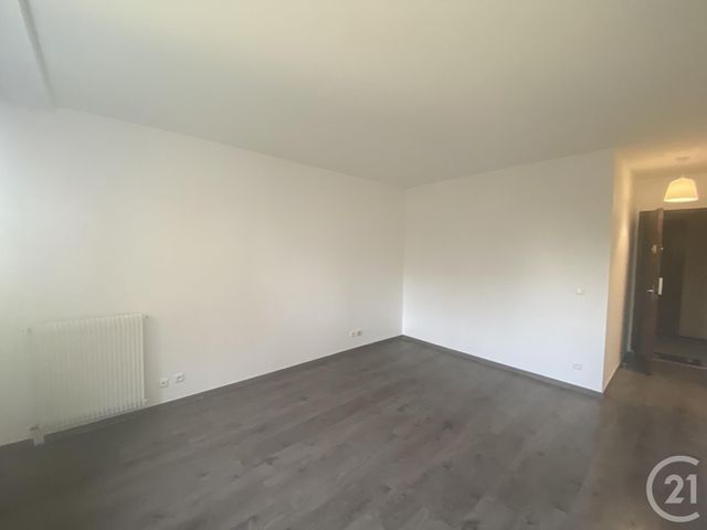 Appartement F1 à louer - 1 pièce - 27.45 m2 - MAUREPAS - 78 - ILE-DE-FRANCE - Century 21 S.L.P. Immobilier
