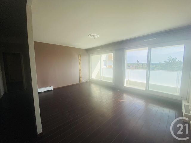 Appartement à louer - 2 pièces - 62.97 m2 - MAUREPAS - 78 - ILE-DE-FRANCE - Century 21 S.L.P. Immobilier