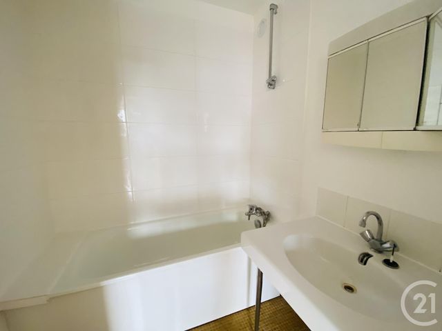 Appartement F1 à louer - 1 pièce - 35.8 m2 - ELANCOURT - 78 - ILE-DE-FRANCE - Century 21 S.L.P. Immobilier