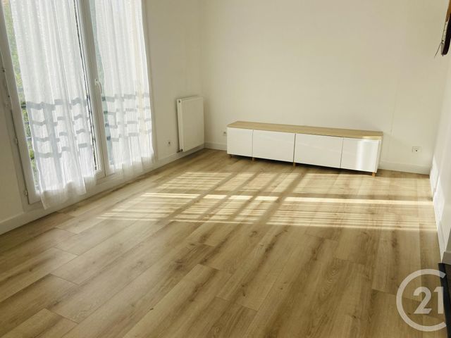 Appartement à louer - 2 pièces - 43.53 m2 - MAUREPAS - 78 - ILE-DE-FRANCE - Century 21 S.L.P. Immobilier
