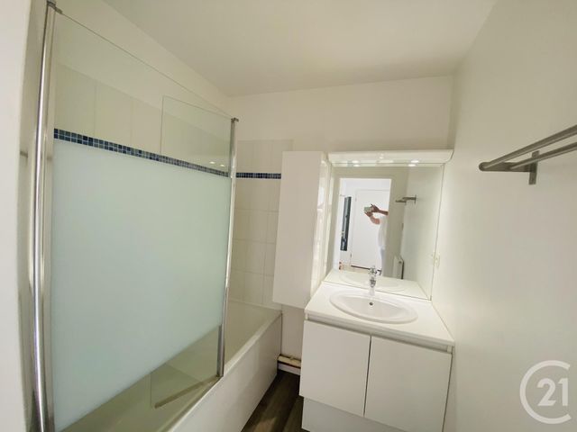 Appartement à louer - 2 pièces - 43.53 m2 - MAUREPAS - 78 - ILE-DE-FRANCE - Century 21 S.L.P. Immobilier