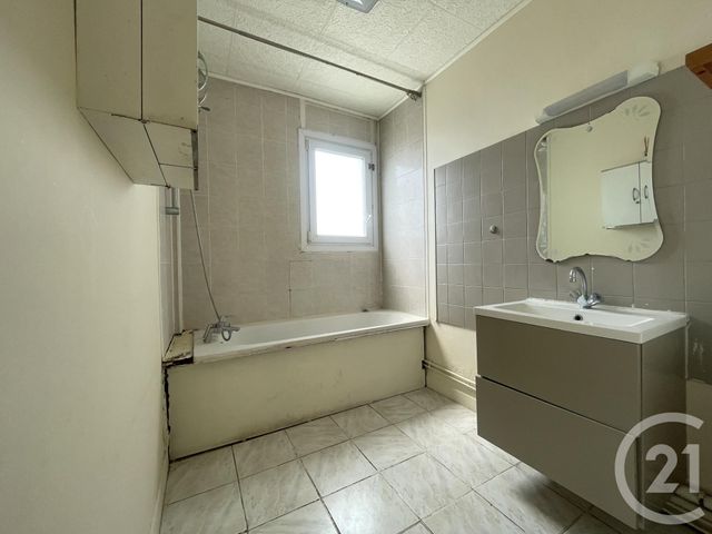 Appartement F2 à vendre - 2 pièces - 54.14 m2 - MAUREPAS - 78 - ILE-DE-FRANCE - Century 21 S.L.P. Immobilier