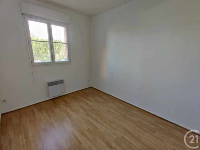 Appartement F3 à louer - 3 pièces - 60.68 m2 - PLAISIR - 78 - ILE-DE-FRANCE - Century 21 S.L.P. Immobilier