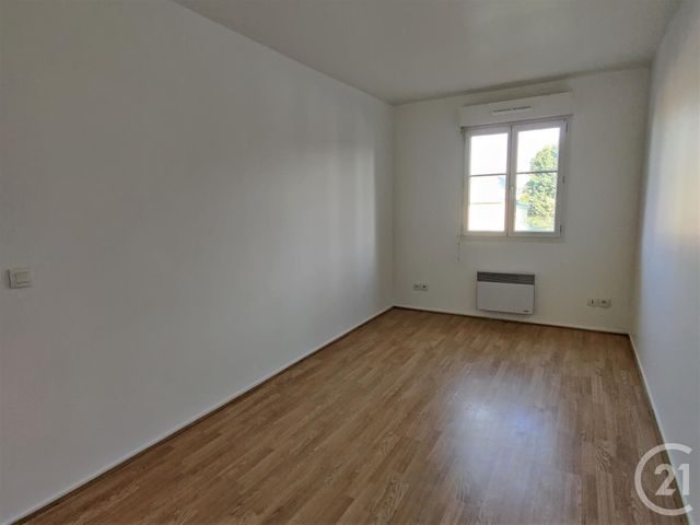 Appartement F3 à louer - 3 pièces - 60.68 m2 - PLAISIR - 78 - ILE-DE-FRANCE - Century 21 S.L.P. Immobilier