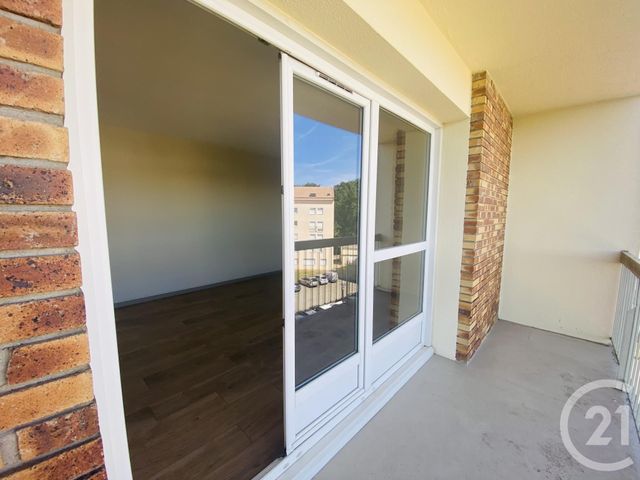 Appartement F2 à louer - 2 pièces - 50.17 m2 - MAUREPAS - 78 - ILE-DE-FRANCE - Century 21 S.L.P. Immobilier