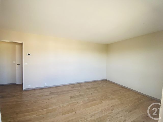 Appartement F2 à louer - 2 pièces - 50.17 m2 - MAUREPAS - 78 - ILE-DE-FRANCE - Century 21 S.L.P. Immobilier