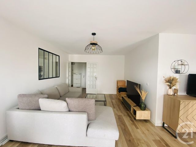Appartement F3 à louer - 3 pièces - 80.0 m2 - ELANCOURT - 78 - ILE-DE-FRANCE - Century 21 S.L.P. Immobilier