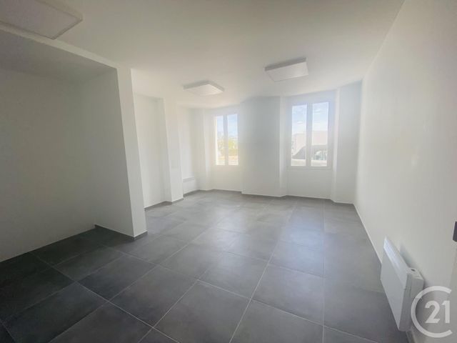 Appartement F2 à louer - 2 pièces - 50.95 m2 - COIGNIERES - 78 - ILE-DE-FRANCE - Century 21 S.L.P. Immobilier