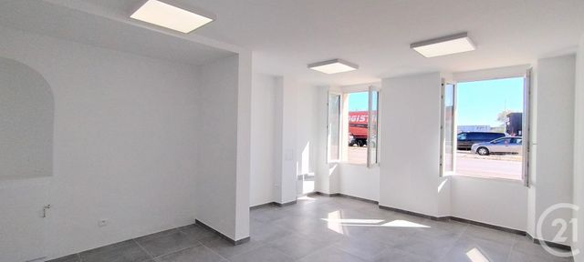 Appartement F2 à louer - 2 pièces - 50.95 m2 - COIGNIERES - 78 - ILE-DE-FRANCE - Century 21 S.L.P. Immobilier