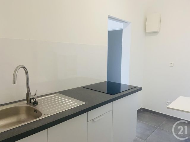 Appartement F2 à louer - 2 pièces - 50.95 m2 - COIGNIERES - 78 - ILE-DE-FRANCE - Century 21 S.L.P. Immobilier