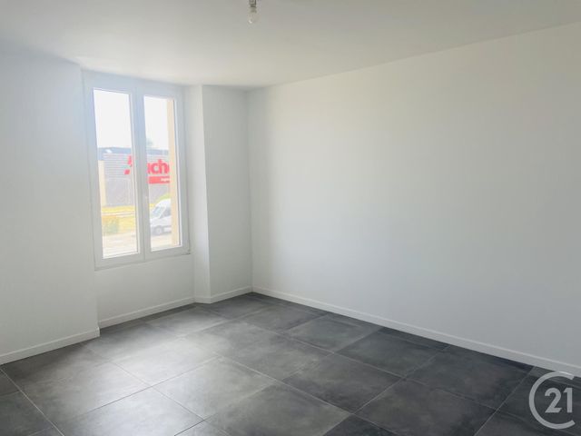 Appartement F2 à louer - 2 pièces - 50.95 m2 - COIGNIERES - 78 - ILE-DE-FRANCE - Century 21 S.L.P. Immobilier