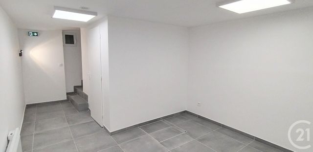 Appartement F2 à louer - 2 pièces - 50.95 m2 - COIGNIERES - 78 - ILE-DE-FRANCE - Century 21 S.L.P. Immobilier