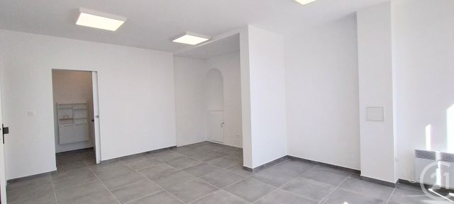 Appartement F2 à louer - 2 pièces - 50.95 m2 - COIGNIERES - 78 - ILE-DE-FRANCE - Century 21 S.L.P. Immobilier