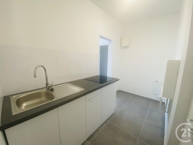 Appartement F2 à louer - 2 pièces - 50.95 m2 - COIGNIERES - 78 - ILE-DE-FRANCE - Century 21 S.L.P. Immobilier