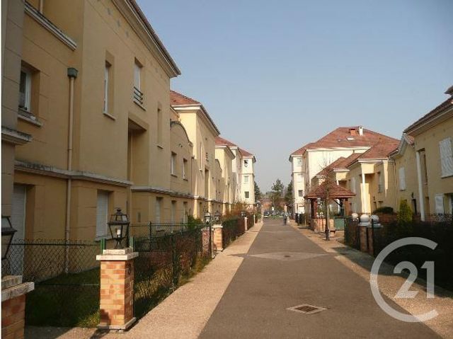 Appartement F2 à louer - 2 pièces - 47.04 m2 - ELANCOURT - 78 - ILE-DE-FRANCE - Century 21 S.L.P. Immobilier